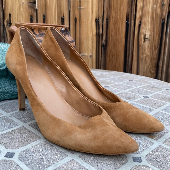 Banana Republic Shoes - Banana Republic Suede Pumps